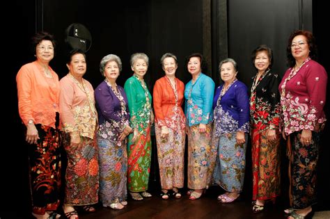  Nyonya Kebaya: Unveiling the Threads of History and Heritage